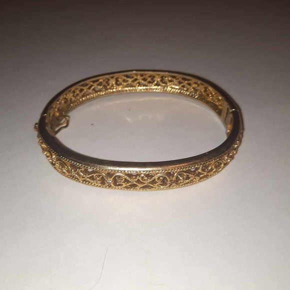Avon Scroll Filigree Braclet - Picture 1 of 3